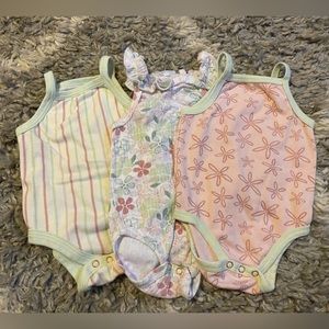 Tahari, 3-6 month onesie lot